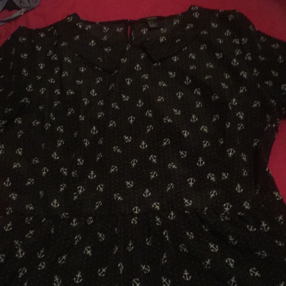 Blouse with anchors as the design